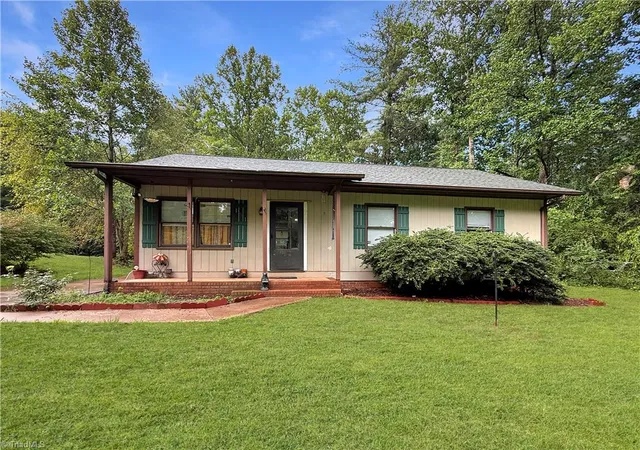 Photo 1 of Single family home for sale at 191 Ml Ridge Rd, North Wilkesboro, NC 28659 | MLS# 1230425 | Listing updated on 2026-09-02