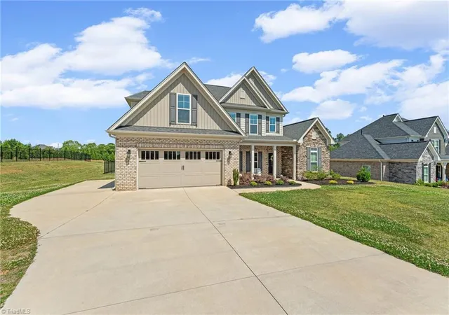 3rd image of 139 Rosewood Dr, Winston Salem, NC 27127 | MLS# 1220325