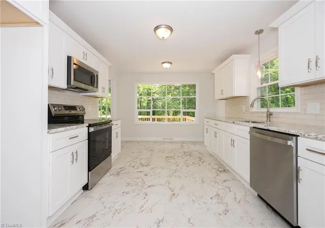 3rd image of 4385 Mashie Dr, Pfafftown, NC 27040 | MLS# 1226706