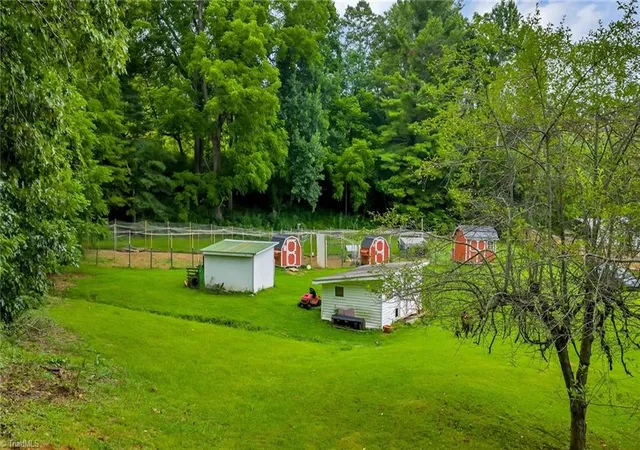 Homes for sale in Jefferson, NC | 2351 Us Hwy 221, Jefferson, NC 28640 | MLS# 1215797