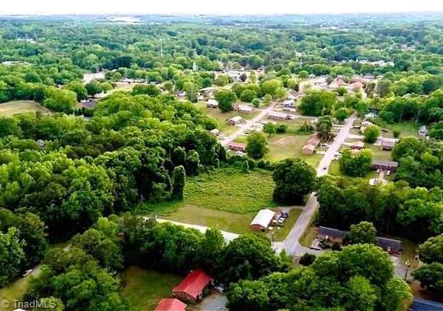 4th image of 403 Meredith Ave, Lexington, NC 27292 | MLS# 1219484