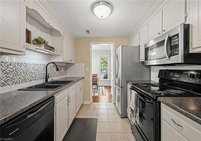 Photo 4 of Sale Pending at 3860 Huntingreen Ln #C, Winston Salem, NC 27106 | MLS# 1231078 | Listing updated on 2026-10-15