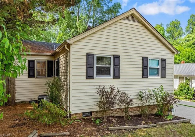 3rd image of 609 Hedrick Ave, High Point, NC 27262 | MLS# 1224902