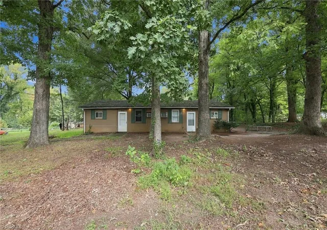 Photo 1 of Sale Pending at 635 Voss St, Winston Salem, NC 27105 | MLS# 1238124 | Listing updated on 2026-10-20