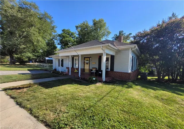 4th image of 319 Hay St, Mount Airy, NC 27030 | MLS# 1229018