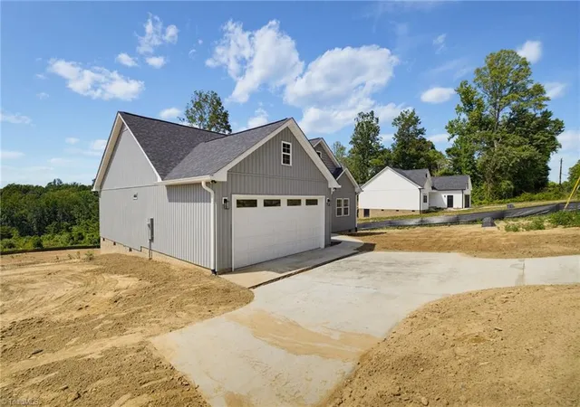 Photo 3 of Single family home for sale at 7950 Us Hwy 29 Bus, Reidsville, NC 27320 | MLS# 1225163 | Listing updated on 2026-09-06