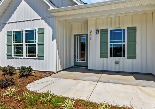 3rd image of 211 Timber Hill Ct, Rural Hall, NC 27045 | MLS# 1227395