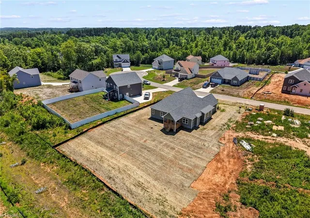 5th image of 211 Timber Hill Ct, Rural Hall, NC 27045 | MLS# 1227395