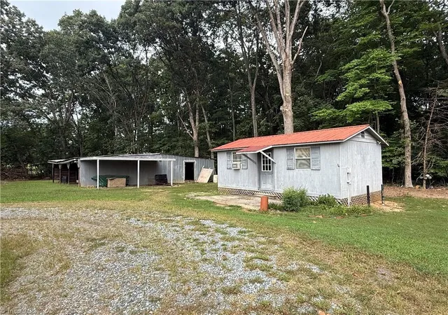 Photo 4 of Single family home for sale at 6679 Lackey Rd, Staley, NC 27355 | MLS# 1233147 | Listing updated on 2026-08-31
