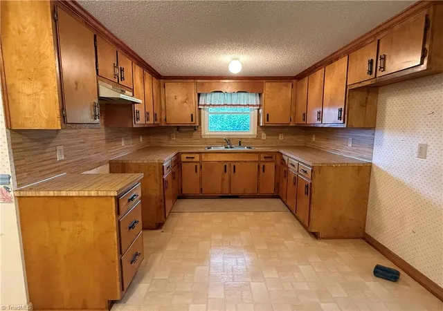 Photo 5 of Single family home for sale at 6679 Lackey Rd, Staley, NC 27355 | MLS# 1233147 | Listing updated on 2026-08-31
