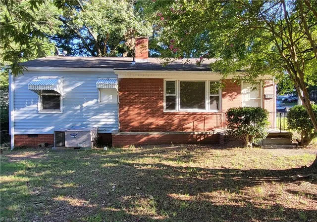 Photo 1 of Sale Pending at 725 Cliffside Ave, High Point, NC 27260 | MLS# 1230017 | Listing updated on 2026-09-15