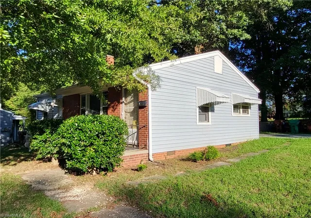 Photo 2 of Sale Pending at 725 Cliffside Ave, High Point, NC 27260 | MLS# 1230017 | Listing updated on 2026-09-15