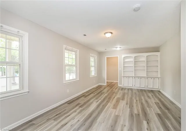Photo 3 of Sale Pending at 4109 Butterfield Dr, Greensboro, NC 27405 | MLS# 1229186 | Listing updated on 2026-09-28