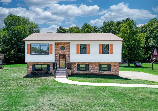 Photo 4 of Sale Pending at 3894 Beeson Dairy Rd, Winston Salem, NC 27105 | MLS# 1226555 | Listing updated on 2026-09-17