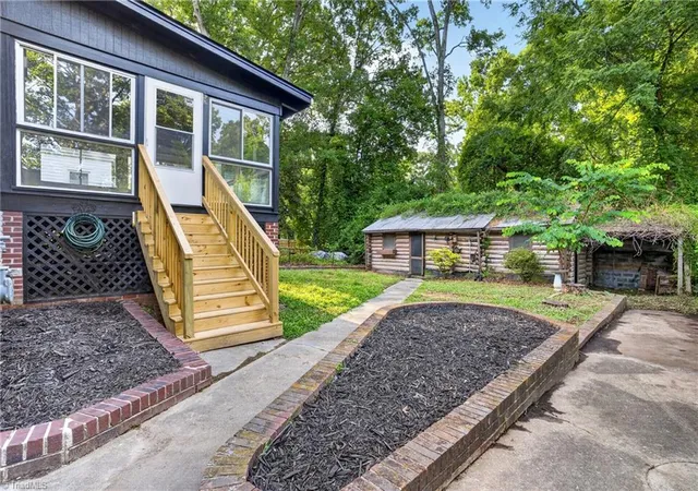 42nd image of 405 Spring St, Thomasville, NC 27360 | MLS# 1225261