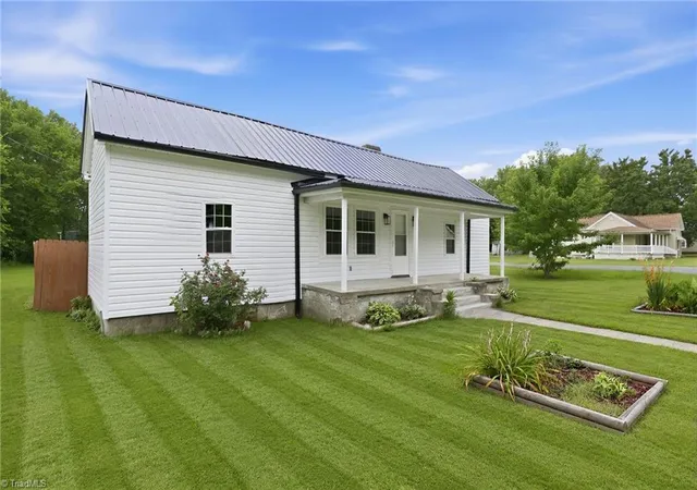 Photo 2 of Sale Pending at 1202 Ridge Ave, Eden, NC 27288 | MLS# 1227379 | Listing updated on 2026-08-29