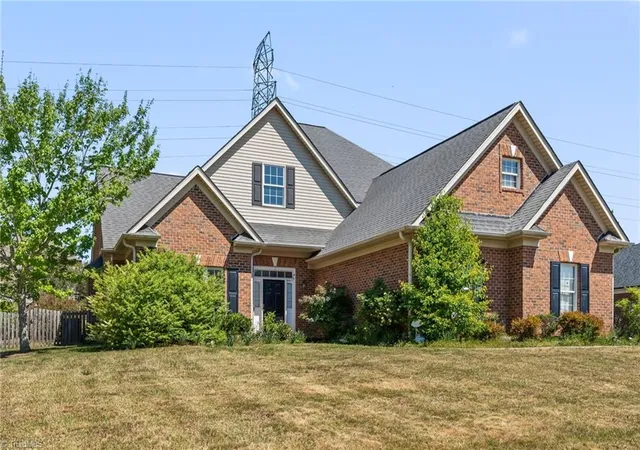Photo 3 of Single family home for sale at 135 Oak Run Ct, Lewisville, NC 27023 | MLS# 1216418 | Listing updated on 2026-08-28