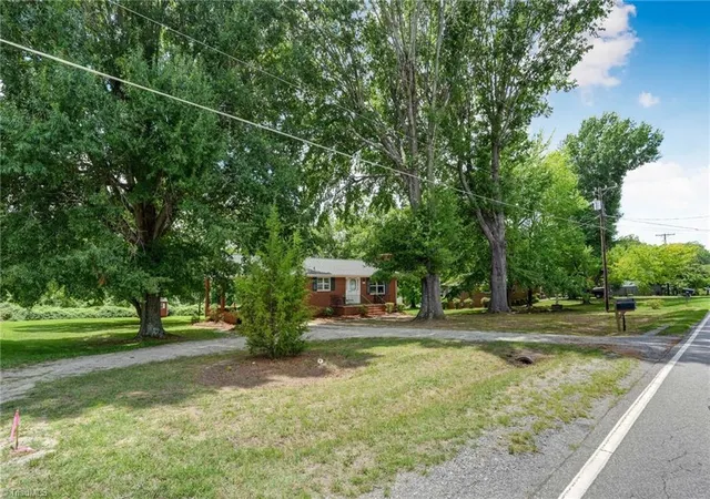 2nd image of 396 Narrow Gauge Rd, Reidsville, NC 27320 | MLS# 1231451