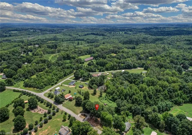 4th image of 396 Narrow Gauge Rd, Reidsville, NC 27320 | MLS# 1231451