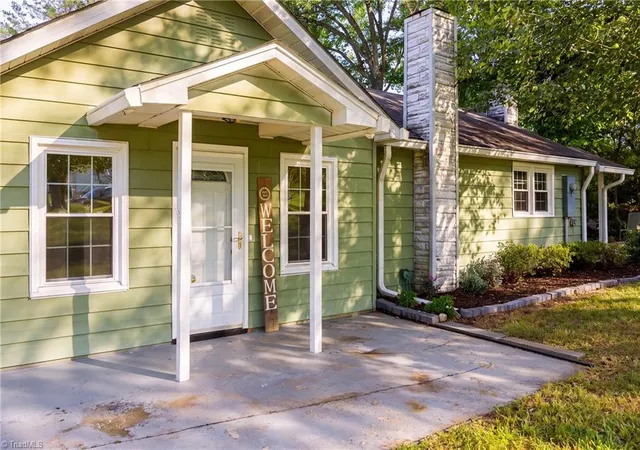 Photo 3 of Sale Pending at 2707 Nelson Farm Rd, Greensboro, NC 27406 | MLS# 1233433 | Listing updated on 2026-09-17