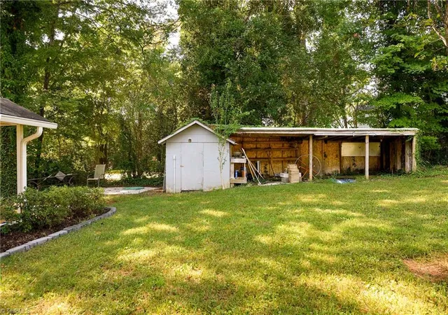 Photo 3 of Sale Pending at 2707 Nelson Farm Rd, Greensboro, NC 27406 | MLS# 1233433 | Listing updated on 2026-09-17
