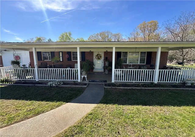 Photo 3 of Sale Pending at 281 Spencer Meadow Rd, Asheboro, NC 27205 | MLS# 1214096 | Listing updated on 2026-09-12