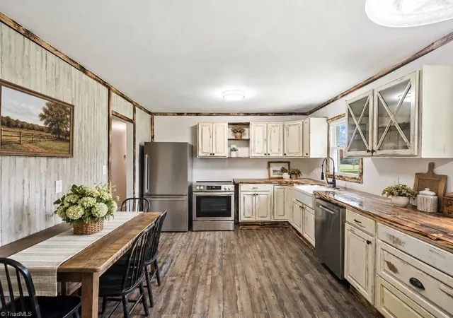 3rd image of 141 Lowell St, Lexington, NC 27295 | MLS# 1230417