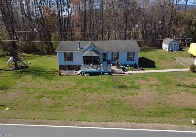 Homes for sale in King, NC | 1090 Chestnut Grove Rd, King, NC 27021 | MLS# 1224003