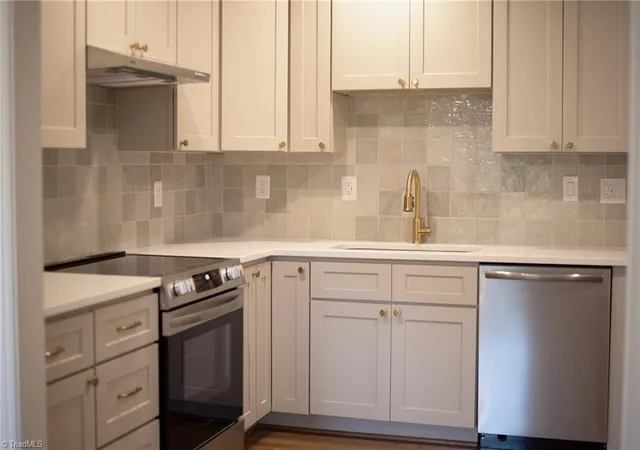 Photo 2 of Single family home for sale at 3035 Walnut Ave, Winston Salem, NC 27106 | MLS# 1229707 | Listing updated on 2026-09-22