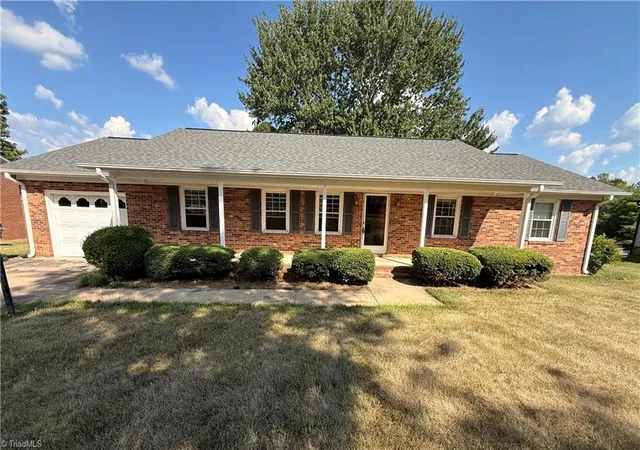 Homes for sale in Asheboro, NC | 874 Rockcliff Ter, Asheboro, NC 27205 | MLS# 1220230