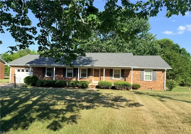 Homes for sale in Asheboro, NC | 874 Rockcliff Ter, Asheboro, NC 27205 | MLS# 1220230