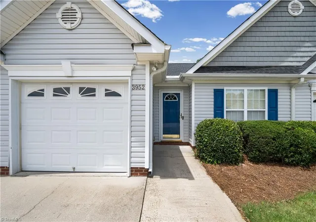 Photo 3 of Sale Pending at 3952 Creekside Ct, Winston Salem, NC 27127 | MLS# 1226312 | Listing updated on 2026-10-07