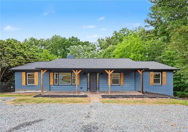 Photo 2 of Single family home for sale at 3927 Beacon Dr, Winston Salem, NC 27106 | MLS# 1221806 | Listing updated on 2026-09-21
