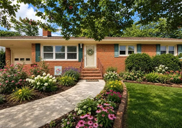1st image of 118 Avondale Dr, Lexington, NC 27295 | MLS# 1229846