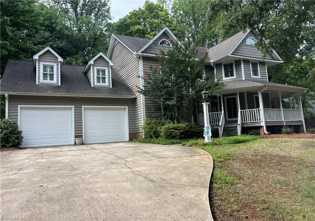 2nd image of 4015 Baytree Ct, High Point, NC 27265 | MLS# 1230963