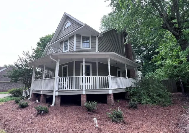 Photo 3 of Single family home for sale at 4015 Baytree Ct, High Point, NC 27265 | MLS# 1230963 | Listing updated on 2026-10-15
