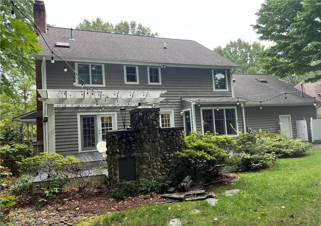 Photo 3 of Single family home for sale at 4015 Baytree Ct, High Point, NC 27265 | MLS# 1230963 | Listing updated on 2026-10-15