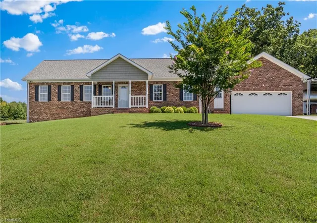 Photo 1 of Sale Pending at 527 Howardtown Cir, Mocksville, NC 27028 | MLS# 1233408 | Listing updated on 2026-10-03