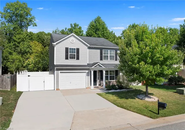 Homes for sale in Winston Salem, NC | 2336 Waverly Dell Dr, Winston Salem, NC 27127 | MLS# 1226606