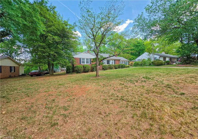 Photo 2 of Sale Pending at 400 Western Blvd, Lexington, NC 27295 | MLS# 1217285 | Listing updated on 2026-09-02