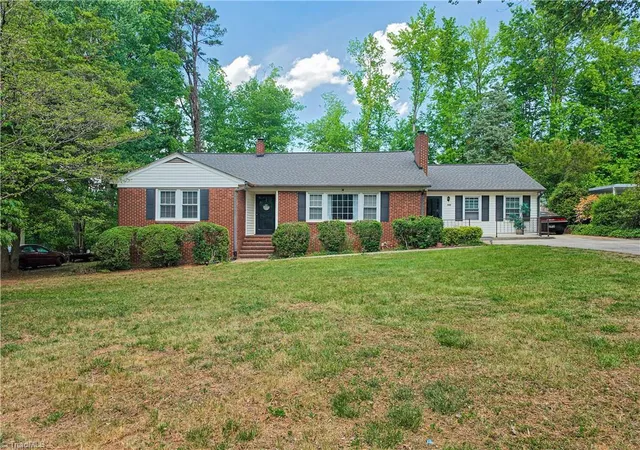Photo 3 of Sale Pending at 400 Western Blvd, Lexington, NC 27295 | MLS# 1217285 | Listing updated on 2026-09-02