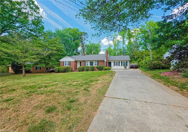 Photo 4 of Sale Pending at 400 Western Blvd, Lexington, NC 27295 | MLS# 1217285 | Listing updated on 2026-09-02