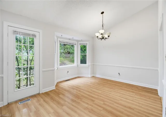 Photo 3 of Single family home for sale at 6 Castle Bridge Ct, Greensboro, NC 27407 | MLS# 1233813 | Listing updated on 2026-09-11