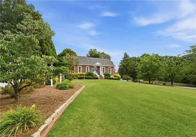 1st image of 808 Springhouse Ct, Kernersville, NC 27284 | MLS# 1223738