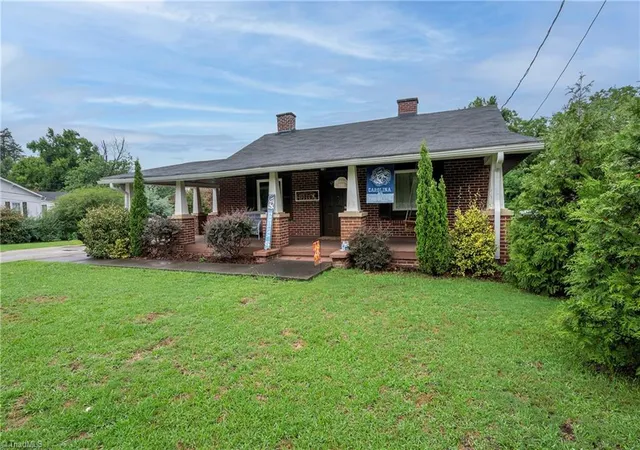 Photo 1 of Single family home for sale at 5102 Old Walkertown Rd, Winston Salem, NC 27105 | MLS# 1229385 | Listing updated on 2026-07-29