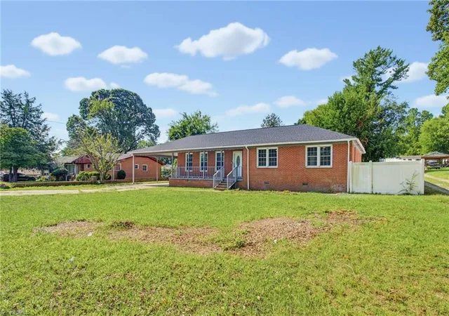 2nd image of 1416 Lynwood Ter, High Point, NC 27265 | MLS# 1231680