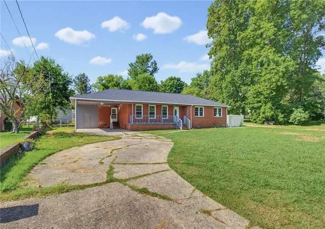 Photo 3 of Single family home for sale at 1416 Lynwood Ter, High Point, NC 27265 | MLS# 1231680 | Listing updated on 2026-09-18