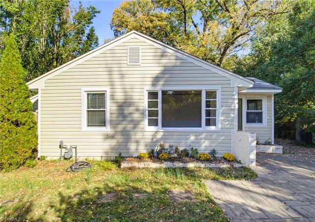 Photo 1 of Single family home for sale at 2536 Fernwood Dr, Greensboro, NC 27408 | MLS# 1239854 | Listing updated on 2026-10-27