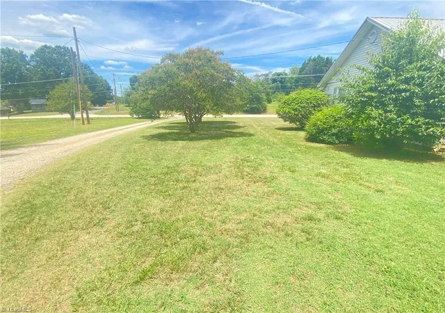 Homes for sale in Reidsville, NC | 3120 Us Hwy 158, Reidsville, NC 27320 | MLS# 1225572