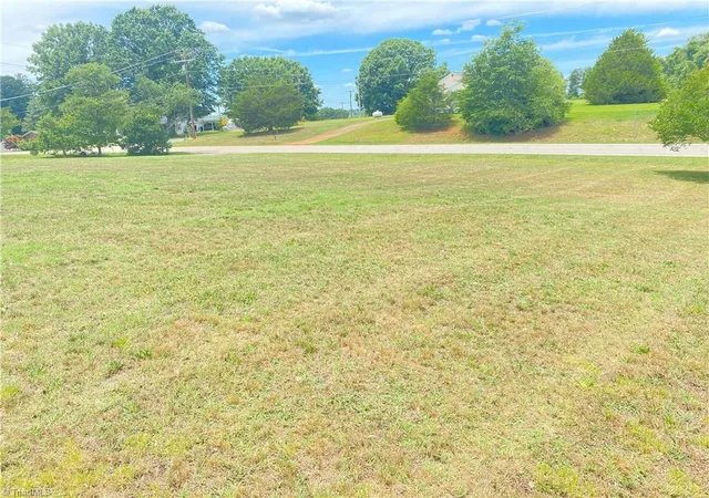 Homes for sale in Reidsville, NC | 3120 Us Hwy 158, Reidsville, NC 27320 | MLS# 1225572
